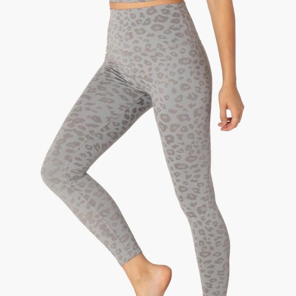 EUC Beyond Yoga Leopard Jacquard High Waisted Midi Legging